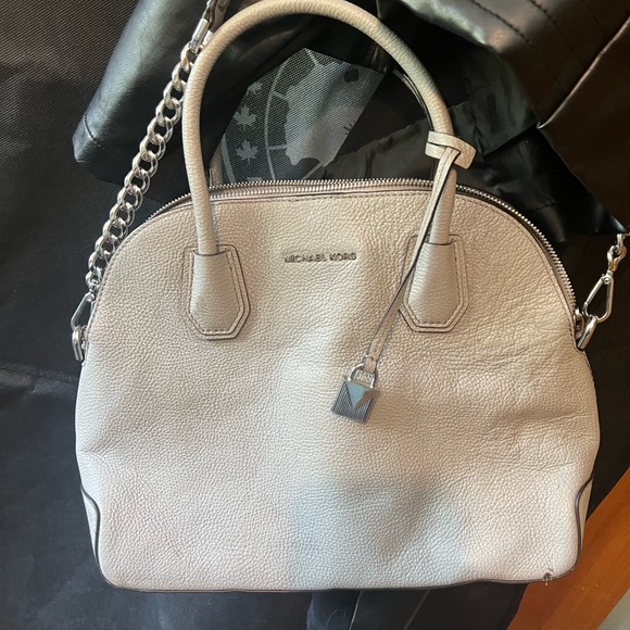 Micheal kors cross body large - Picture 3 of 8